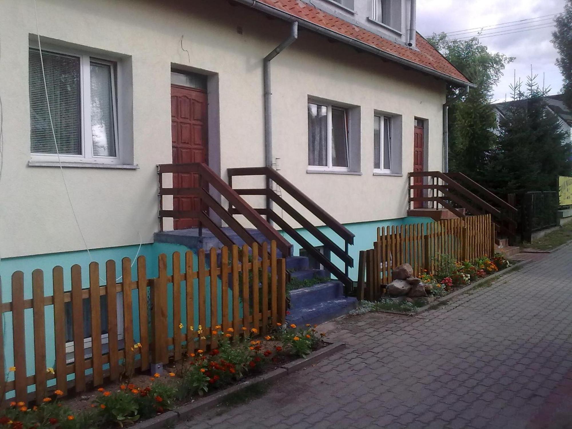 Apartamenty, Pokoje, Noclegi Pracownicze " Skarpa" Wilkasy Extérieur photo