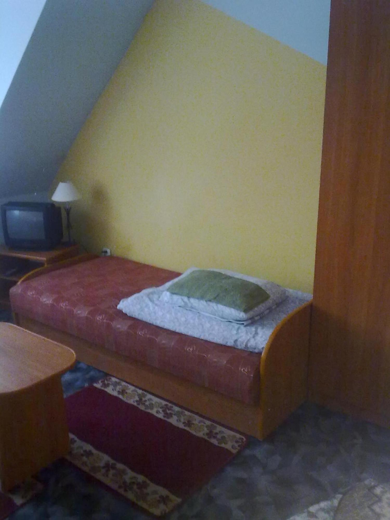 Apartamenty, Pokoje, Noclegi Pracownicze " Skarpa" Wilkasy Extérieur photo