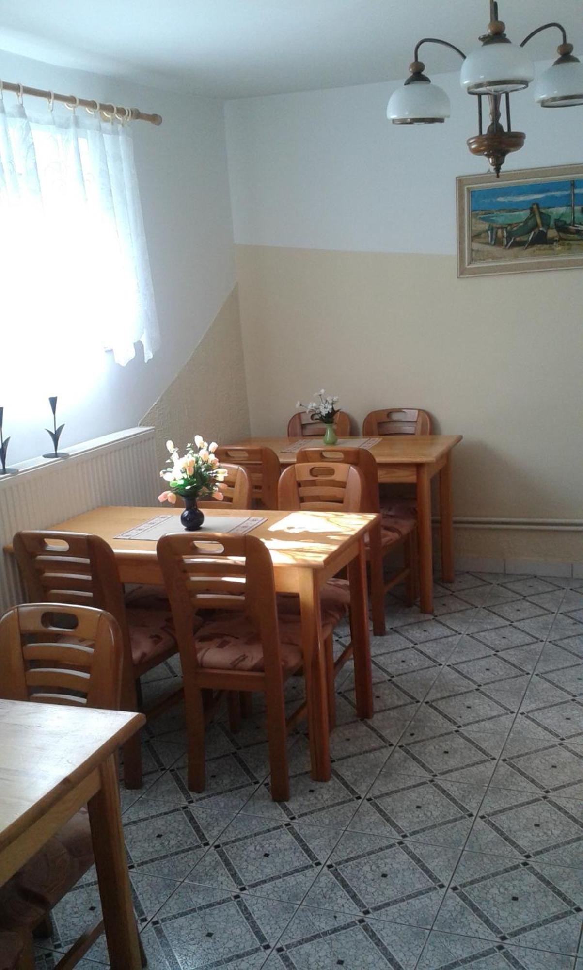 Apartamenty, Pokoje, Noclegi Pracownicze " Skarpa" Wilkasy Extérieur photo