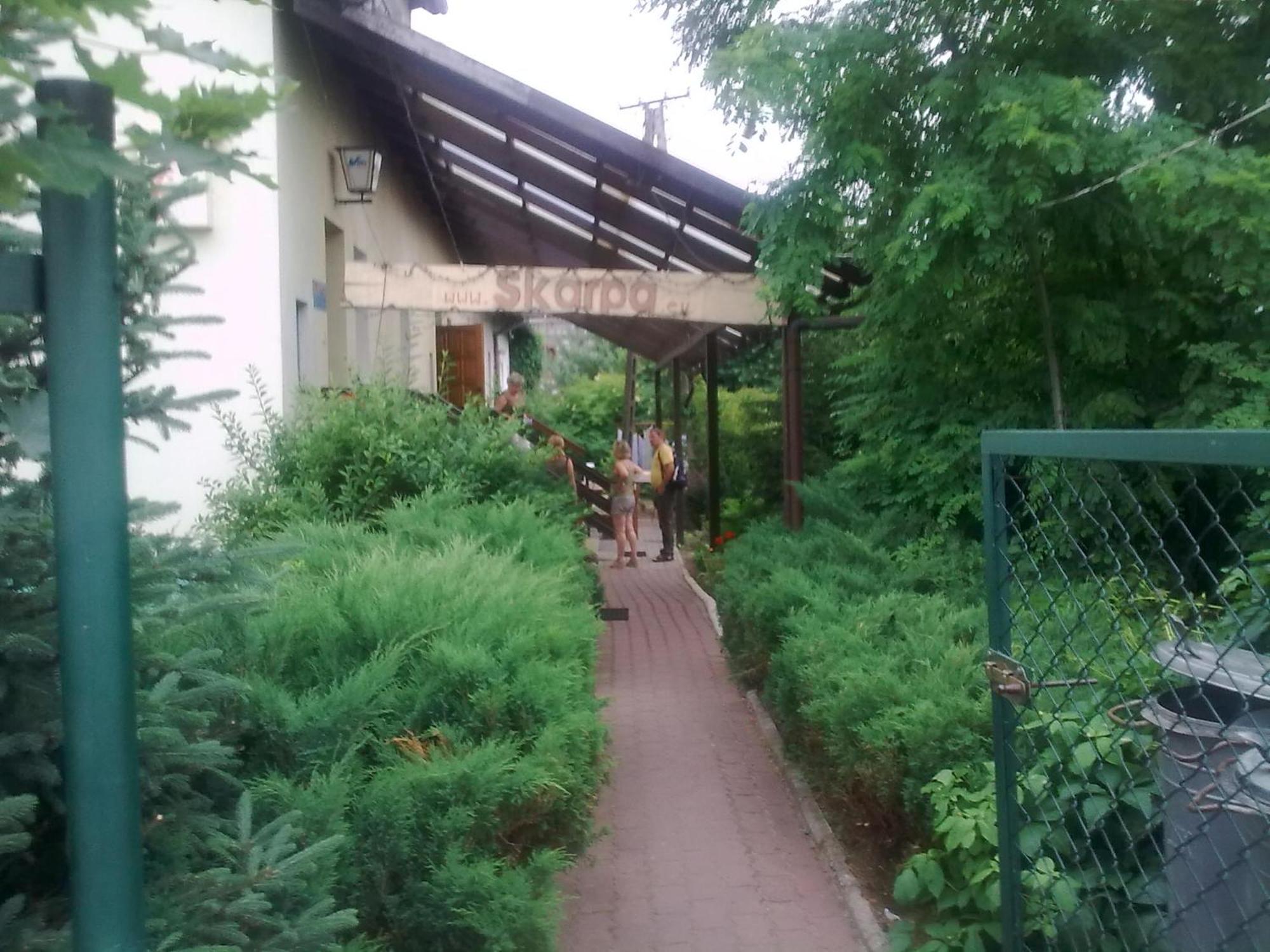 Apartamenty, Pokoje, Noclegi Pracownicze " Skarpa" Wilkasy Extérieur photo