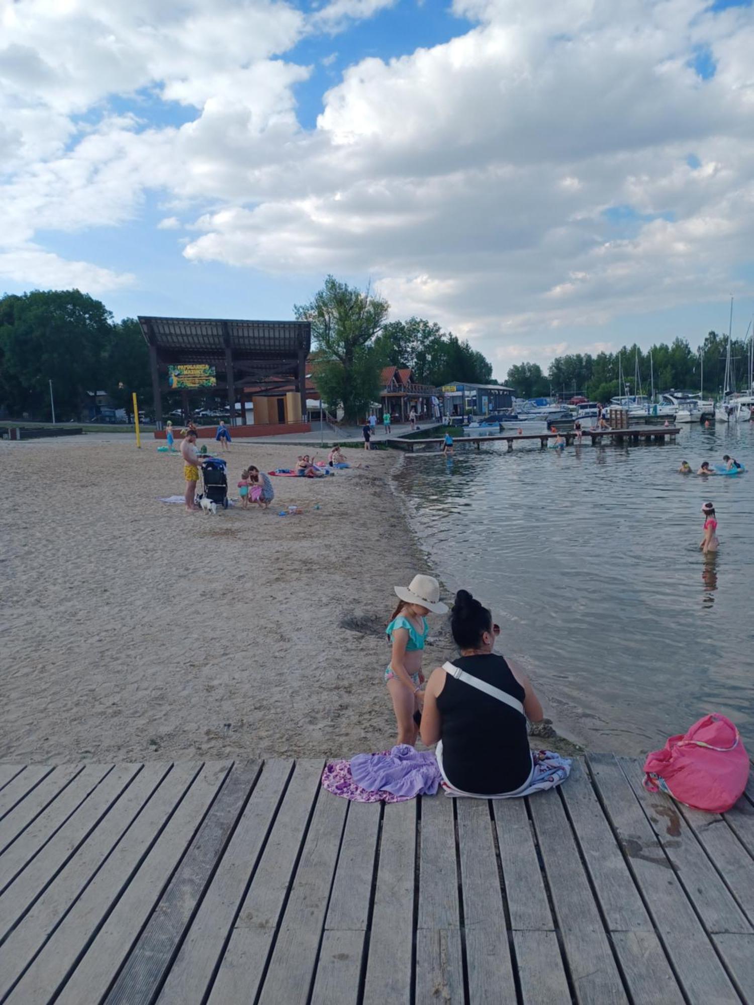 Apartamenty, Pokoje, Noclegi Pracownicze " Skarpa" Wilkasy Extérieur photo