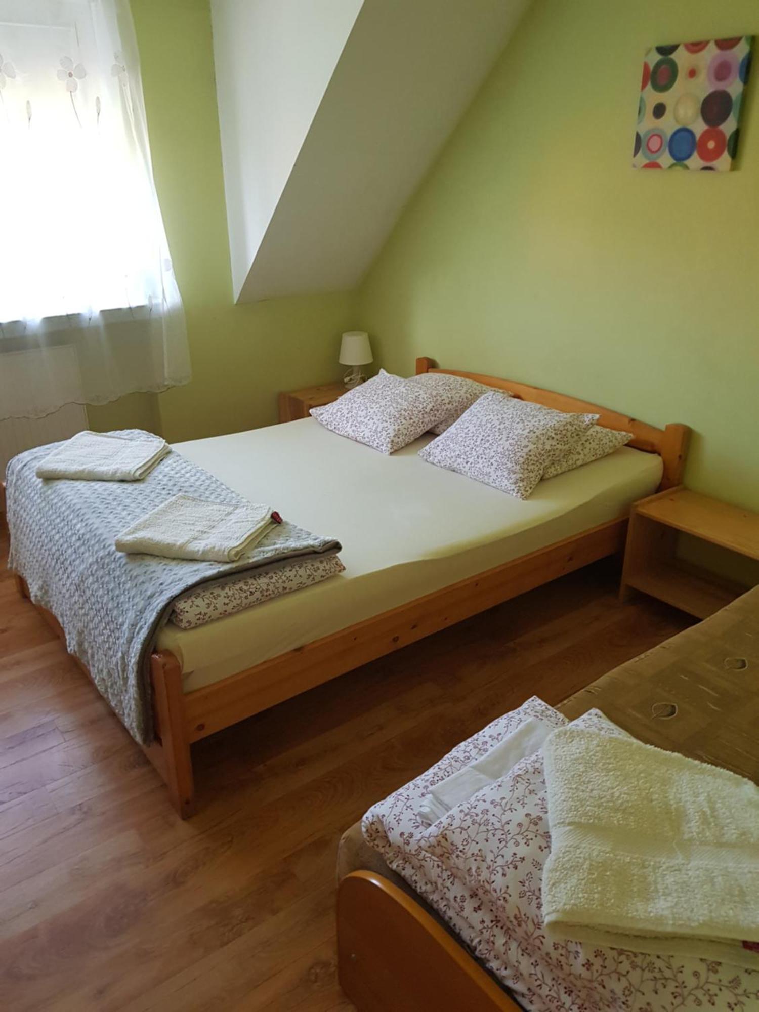 Apartamenty, Pokoje, Noclegi Pracownicze " Skarpa" Wilkasy Extérieur photo