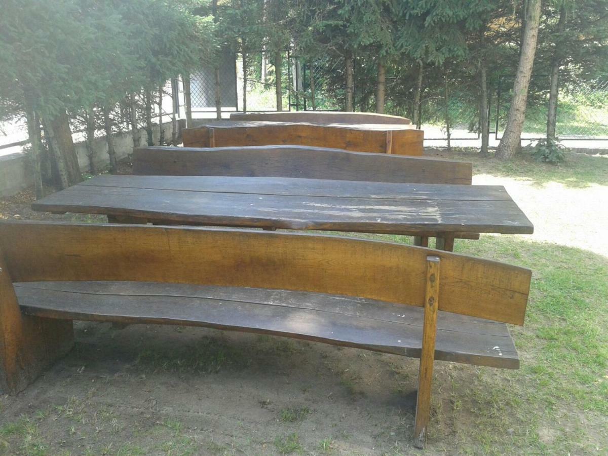Apartamenty, Pokoje, Noclegi Pracownicze " Skarpa" Wilkasy Extérieur photo